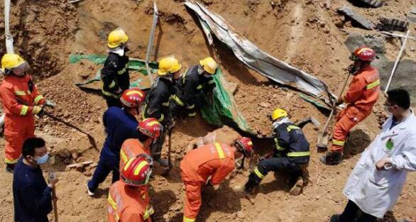 河源一铁皮房因山体滑坡发生坍塌 目前已造成3人死亡