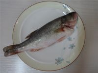 清蒸鲈鱼的做法步骤1
