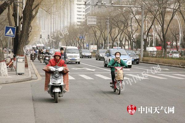 山西发布寒潮预警气温“跳水” 明起全省迎雨雪