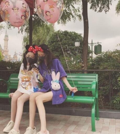王菲为李嫣庆14岁生日是怎么回事 王菲和女儿李嫣关系好吗