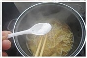 韩式泡菜豆芽汤的做法步骤6