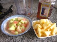 蜂蜜瓜皮苹果饮的做法步骤1