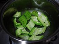 鹌鹑煲苦瓜的做法步骤4