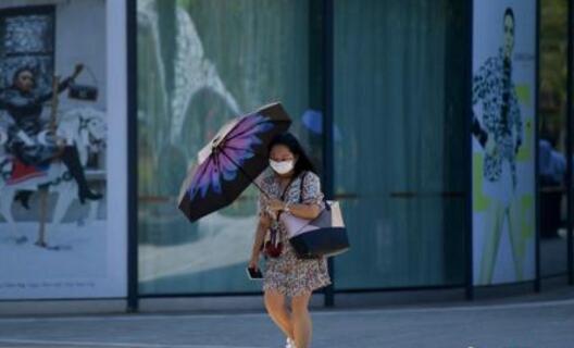 海南发布高温四级预警35℃以上 本周全岛晴热少雨需多补水防晒