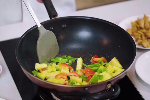 菠萝咕咾肉的做法 家常菠萝咕咾肉做法介绍