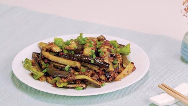 青椒肉沫烧茄子的做法 在家怎么做青椒肉沫烧茄子