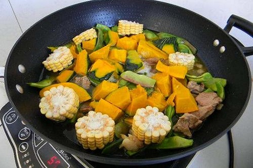 东北年夜饭菜谱 东北年夜饭的菜谱大全