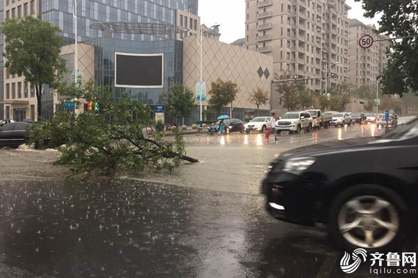 济南遭遇今年来最强降雨 山东多雷雨需防范强对流天气