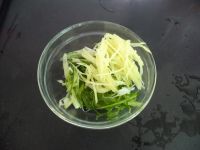 舌尖2美食 清蒸鲈鱼的做法步骤3