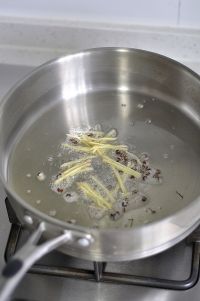 炒扁豆丝的做法步骤7