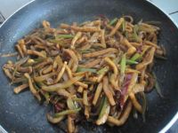 干煸鱿鱼的做法步骤13