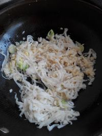 牛肉酸菜汤面的做法步骤5