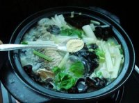 木耳香芹煲鲤鱼的做法步骤8