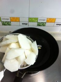 腊牛肉萝卜钵子菜的做法步骤3
