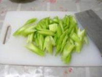 西芹腰果虾仁的做法步骤4