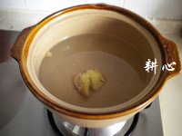 苹果炖鱼汤的做法步骤2