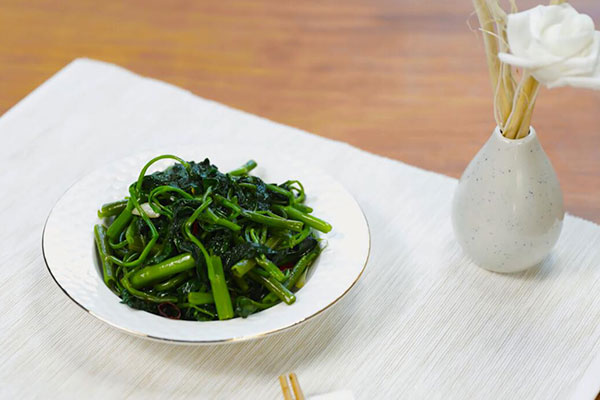 清炒空心菜做法 空心菜怎么清炒