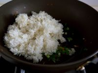 紫菜炒饭的做法步骤6