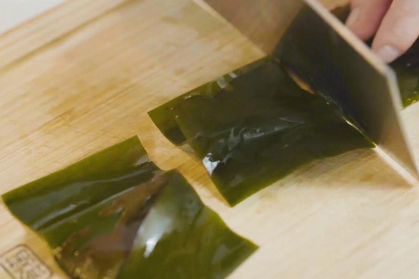 海带怎么做好吃 海带排骨汤的做法