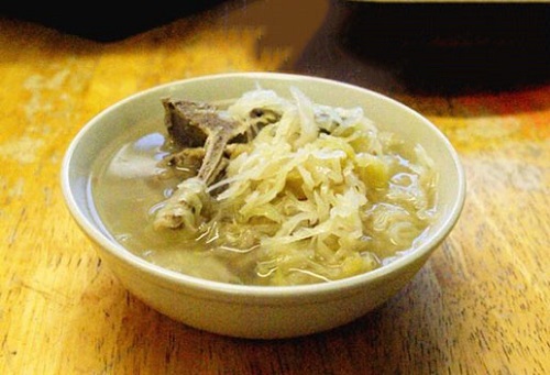 酸菜排骨汤的做法 怎么做酸菜排骨汤味道好