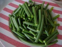 熏肉豆腐炒蒜苔的做法步骤3