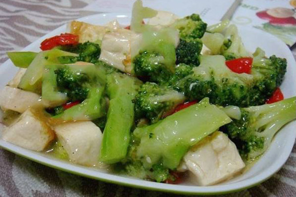 西兰花豆腐的做法 西兰花豆腐怎么做的