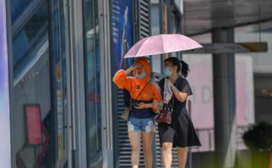 海南继续发布高温四级预警 台风鹦鹉即将生成带来强降水大风