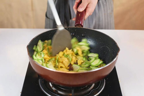 西葫芦炒鸡蛋的做法 西葫芦炒鸡蛋怎么做好吃