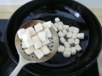 牛肉丁炒年糕的做法步骤5