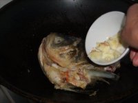 粉皮鱼头汤的做法步骤6