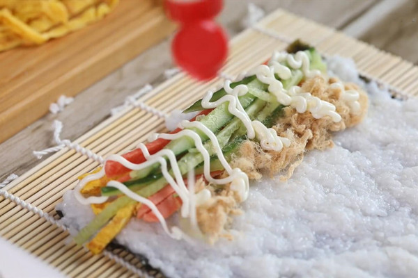 紫菜包饭的家常做法 怎么做紫菜包饭好吃