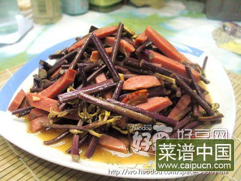 香肠炒蕨菜