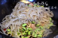 黑豆芽炒粉条的做法步骤11