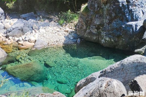 石台牯牛降和祁门牯牛降有什么区别，哪个更值得去