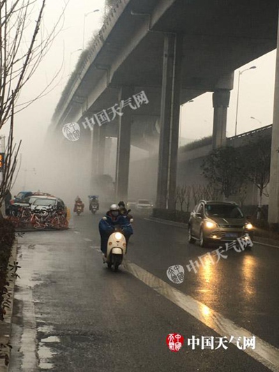 安徽发布今年首个大雾橙色预警 未来三天仍多雾和霾