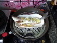 舌尖2美食 清蒸鲈鱼的做法步骤6