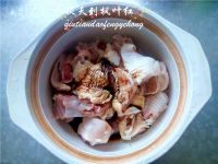 胡椒啫啫滑鸡煲的做法步骤3