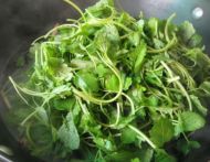 木耳益母草肉片汤的做法步骤7