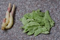 生姜炒扁豆的做法步骤1