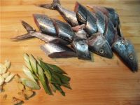 酱焖鲅鱼的做法步骤2