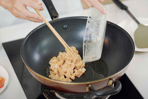 菠萝鸡丁的做法 菠萝鸡丁的正宗做法介绍