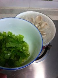 胡萝卜玉米肉丸汤的做法步骤5
