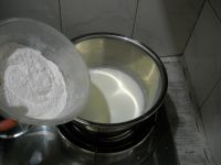 费列罗冰皮月饼的做法步骤7
