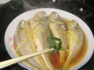 清蒸黄鱼的做法步骤5
