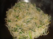 韭菜炒豆芽的做法步骤6