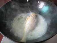 鲜煮黄鱼的做法步骤8