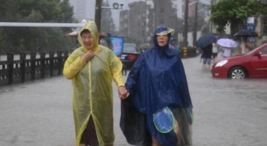 台风“黑格比”最大风力逐渐减弱至10级 第4号台风最新路径消息今天