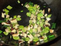 辣椒香菇炒饭的做法步骤6