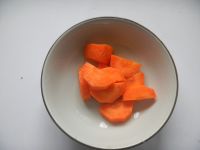 鲍鱼炖鹌鹑的做法步骤2