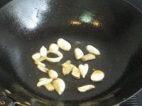 大蒜豆瓣酱辣味鲳鱼的做法步骤5